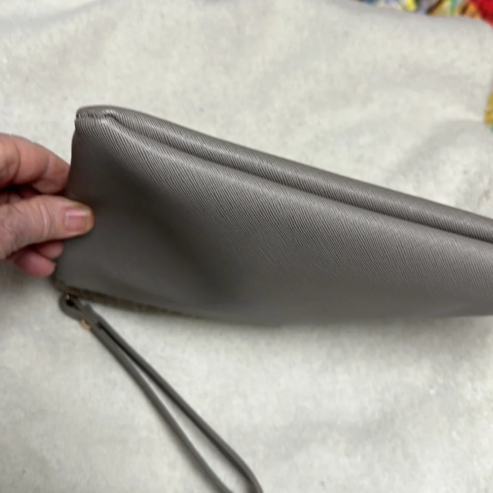 Sole Society Gray Large Clutch IPad Top Zip Purse, LIKE NEW! NEVER USED!
